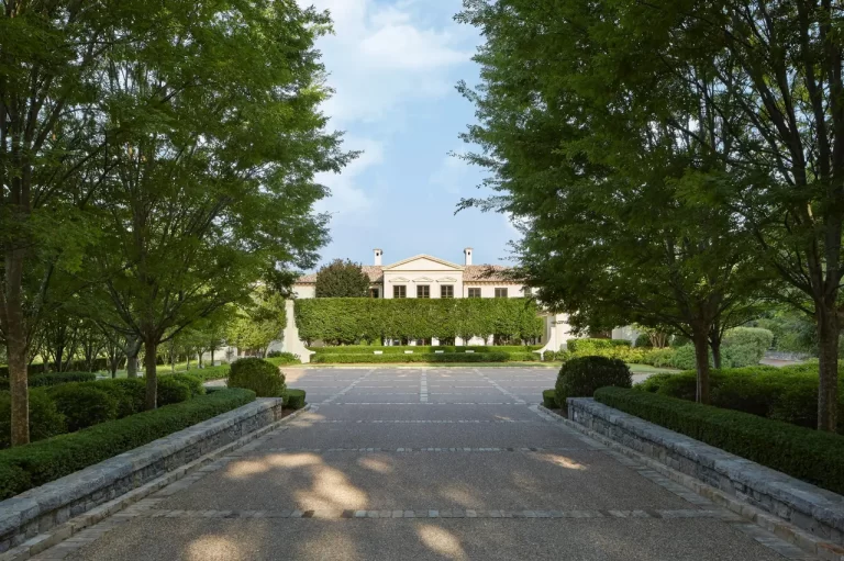 625 Westview Ave, Nashville, TN 37205, United States.
